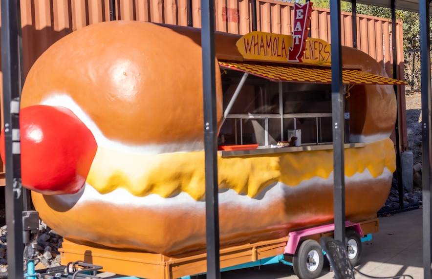 Whamola Wieners truck at Claypool Cellars—Photo by Paul Citone