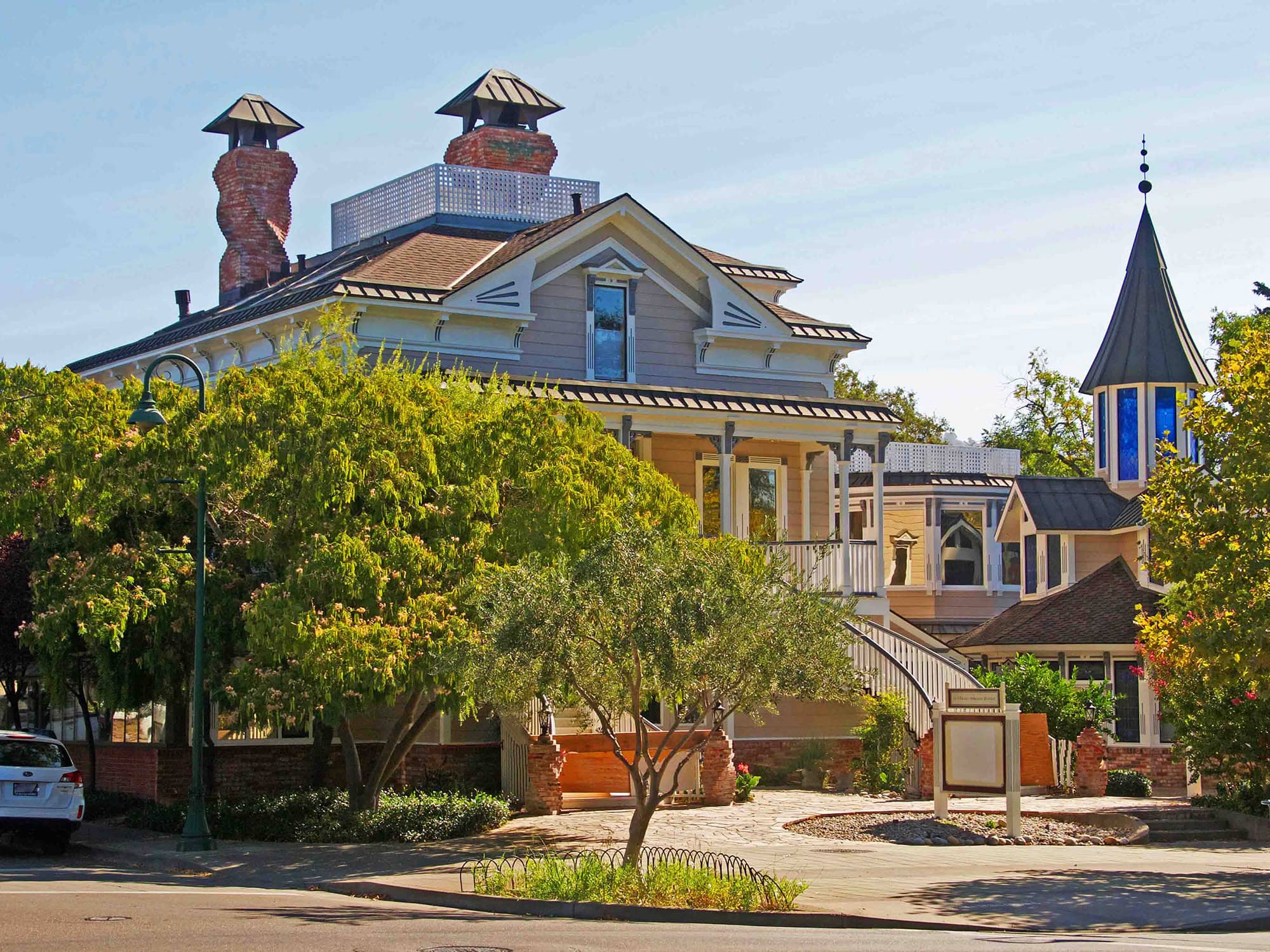 A victorian building in downtown Cloverdale